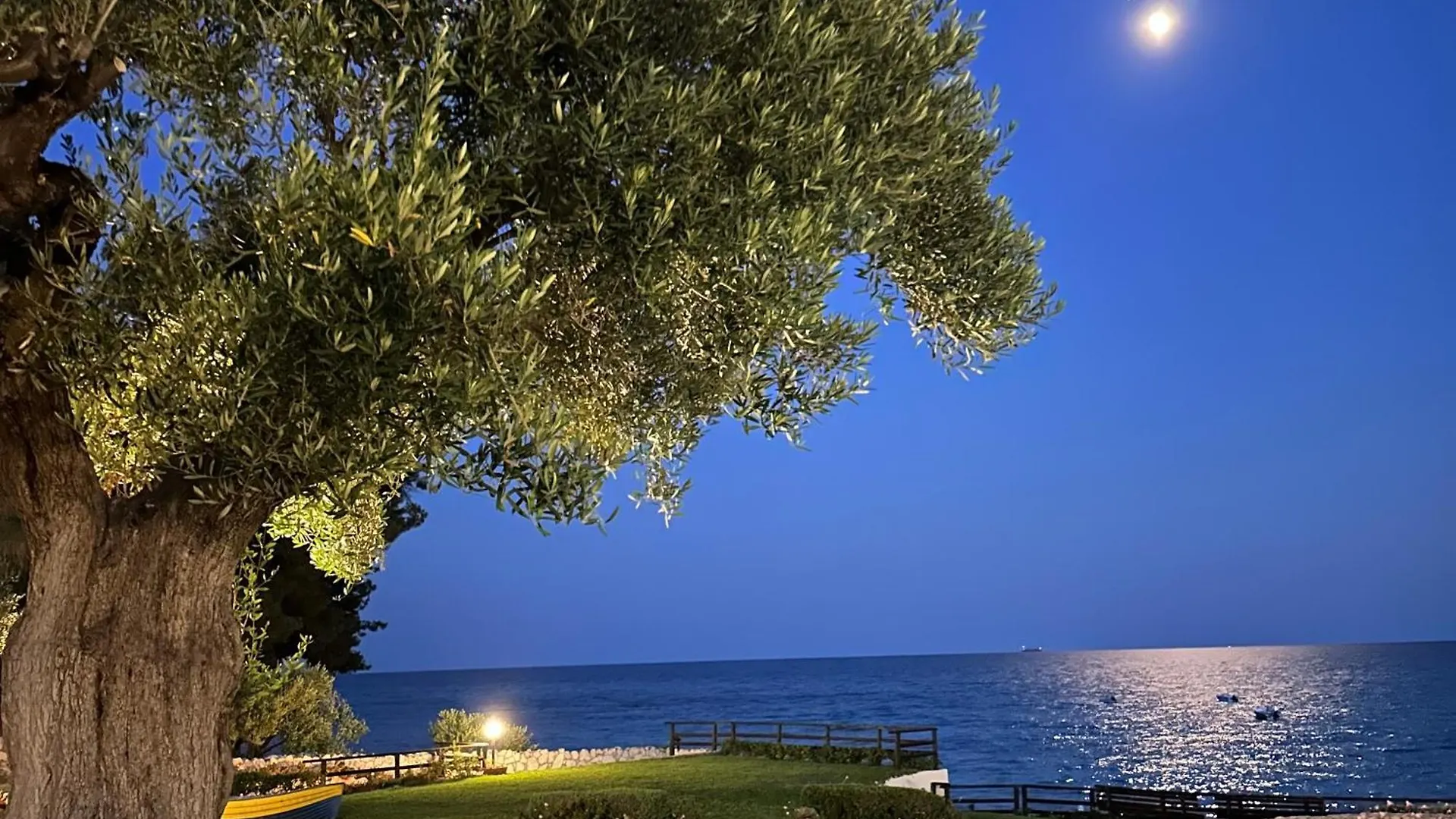 Mola Kalyva Seaview Mesidrili location